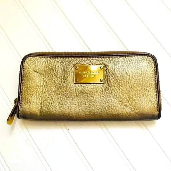 Michael Kors metallic wallet - Picture 1 of 5